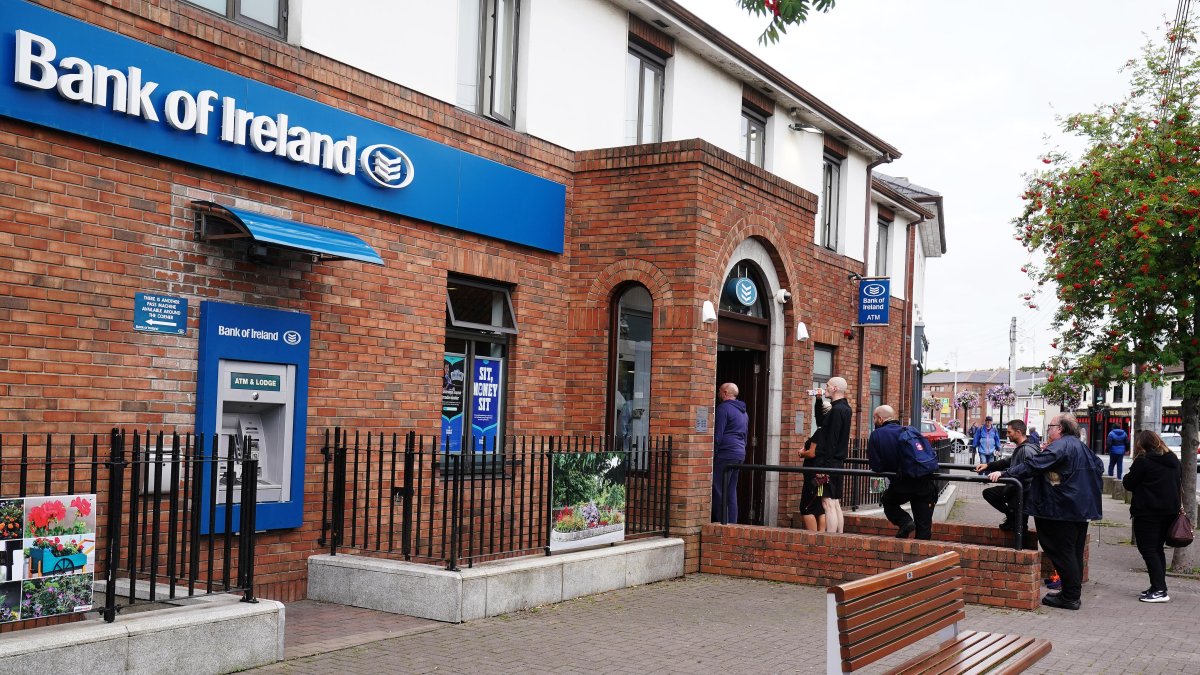 Bank of Ireland glitch allowed customers to withdraw money they didn't have